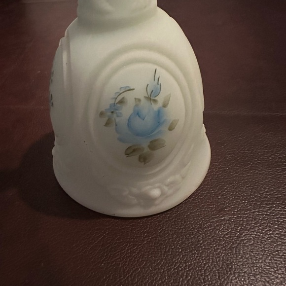 Satin Fenton bell - Picture 6 of 6